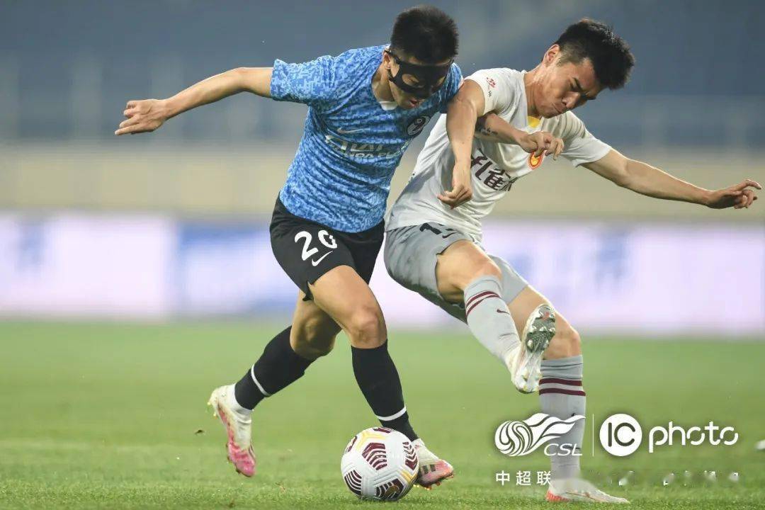 冰球总决赛焦点战:荆楚雄狮队强势反弹雪域雷豹队,客场强势带走胜利。争冠格局再洗牌的简单介绍 冰球总决赛焦点战:荆楚雄狮队强势反弹雪域雷豹队,客场强势带走胜利。争冠格局再洗牌的简单介绍