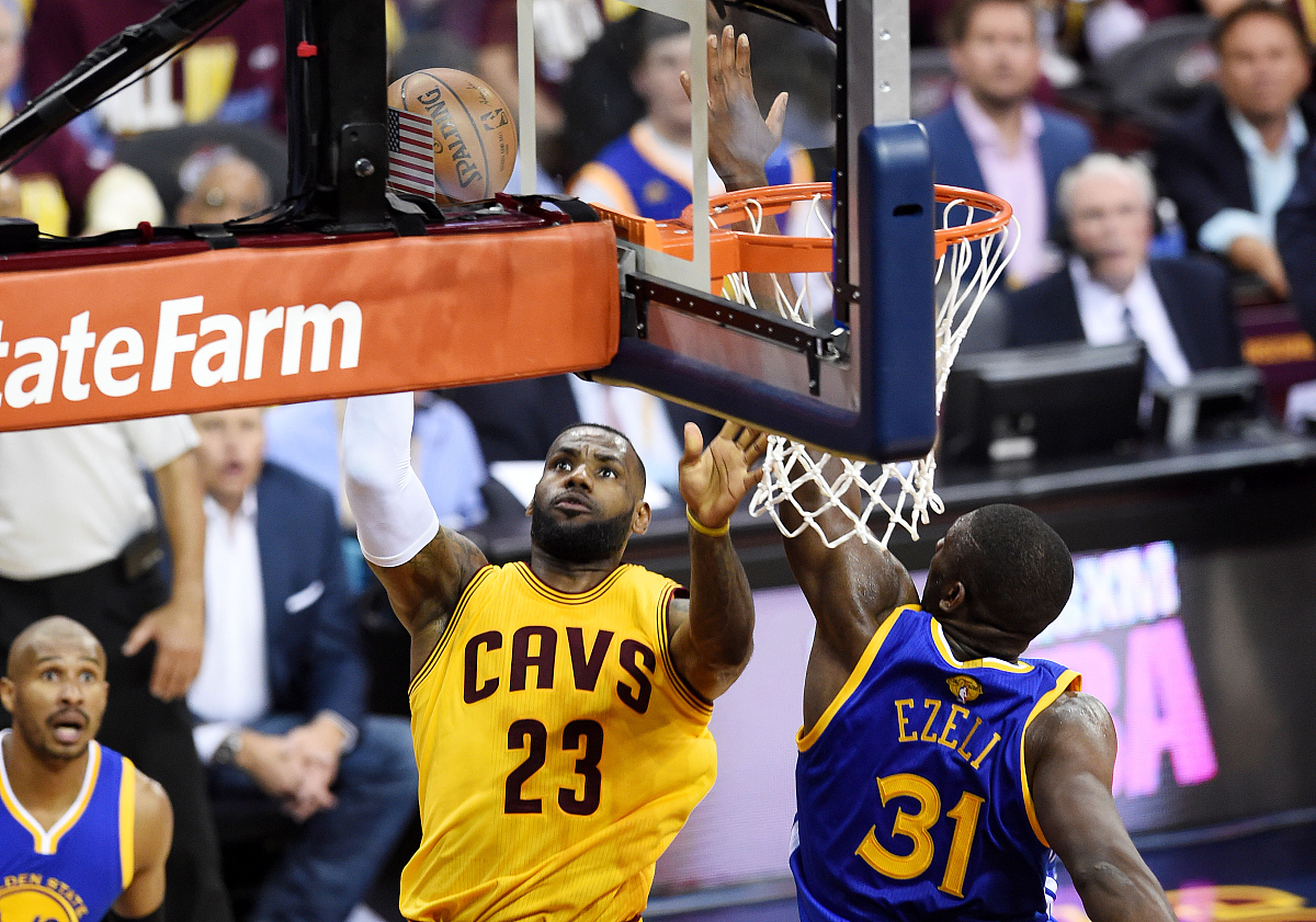 关于今晨NBA常规赛焦点战，夏洛特黄蜂止住颓势，赛场秩序良好，球探报告显示潜力的信息