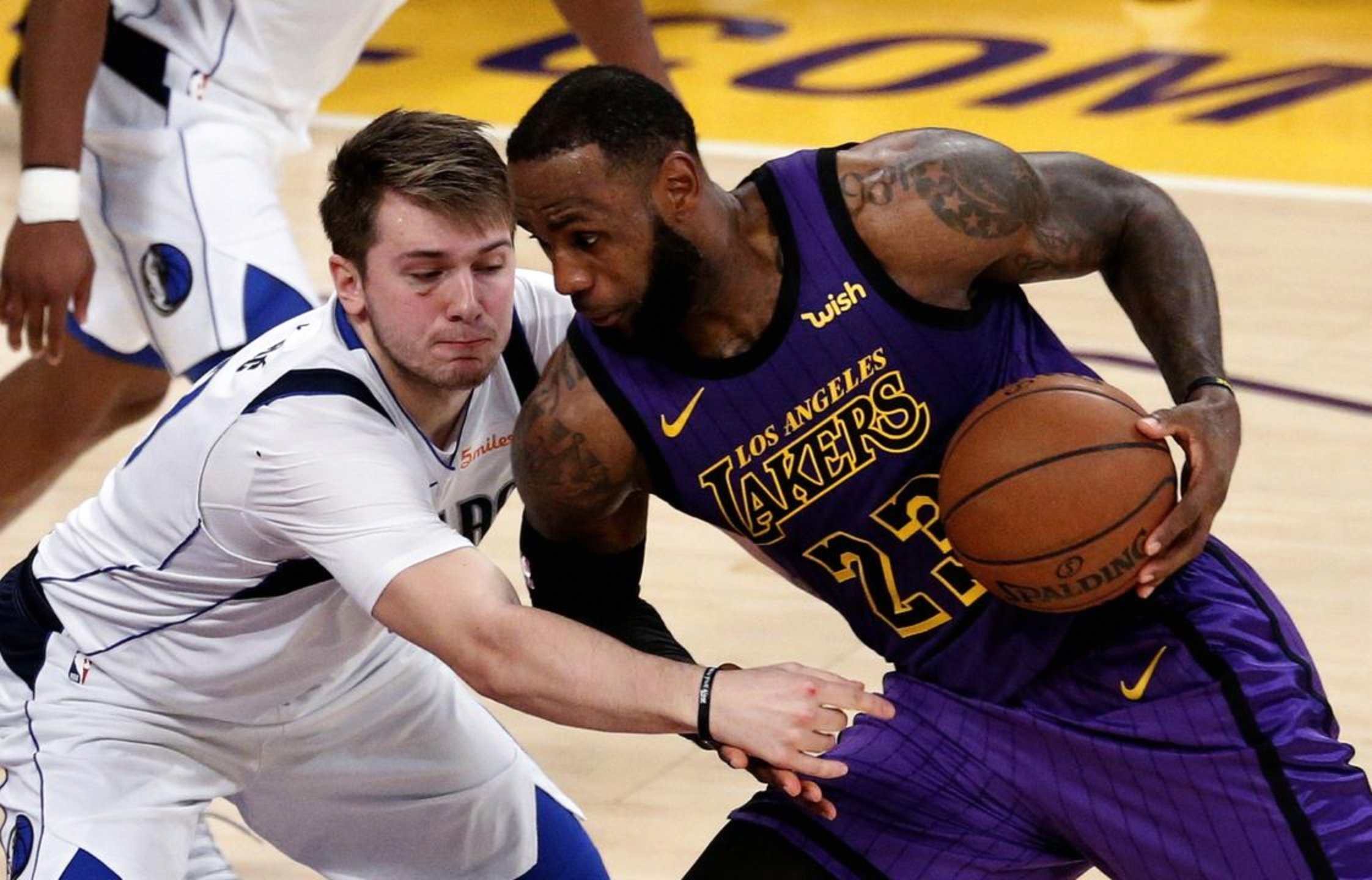 詹姆斯关键节点关键助攻,独行侠带队取胜!的简单介绍 詹姆斯关键节点关键助攻,独行侠带队取胜!的简单介绍