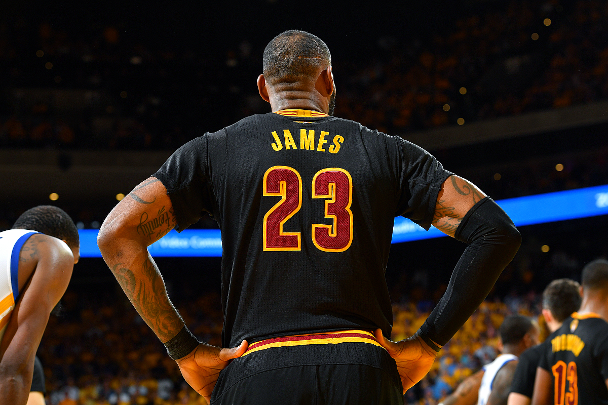 关于詹姆斯连续五场比赛得分超过绝杀，中国队挑战极限！的信息